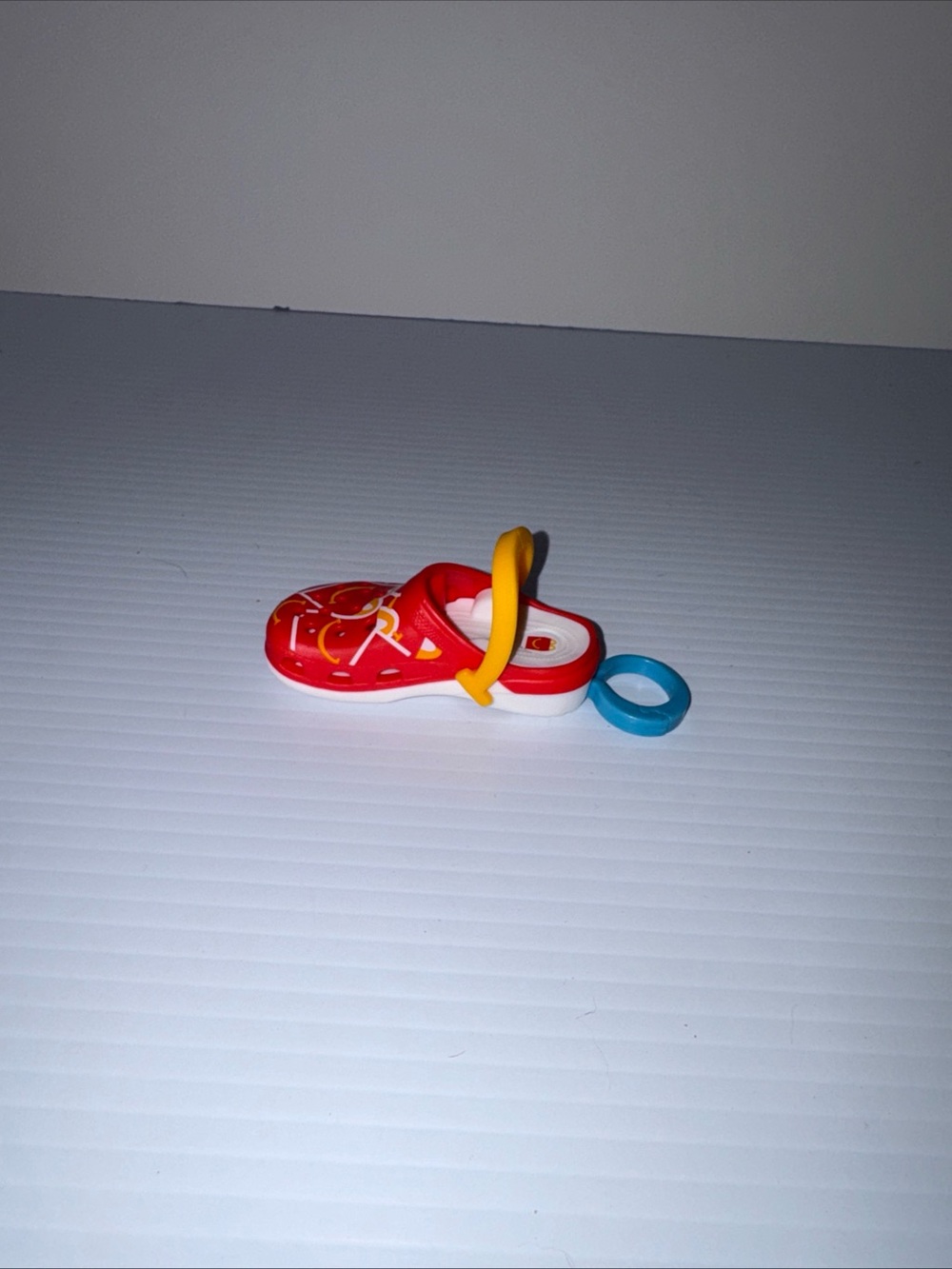 Exclusive No 2 CROCS Plastic Keychain Clip 2024 McDonald's HAPPY MEAL TOYS RED - Picture 7 of 11